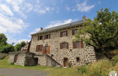 G&icirc;te n&deg;298 Thi&eacute;zac - Cantal - photo