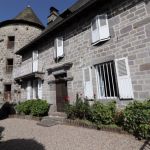 Photo prise depuis l'entr&eacute;e de l'enclos