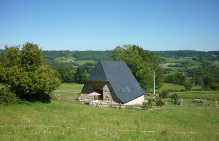 G&icirc;te n&deg;66 Badailhac - Cantal - Une autre vue du g&icirc;te 