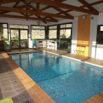 Piscine privative couverte et chauff&eacute;e 