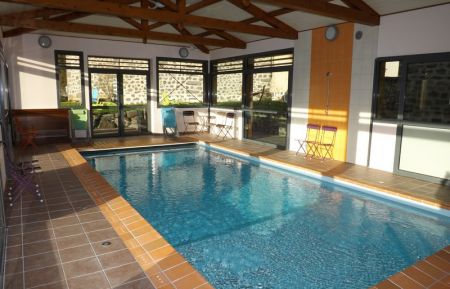 G&icirc;te n&deg;719 Neussargues-Moissac - Cantal - Piscine privative couverte et chauff&eacute;e 
