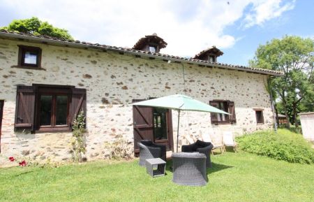 G&icirc;te n&deg;708 Saint-&Eacute;tienne-de-Maurs - Cantal - photo