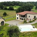 Maison indépendante de caractère avec piscine privative Maison indépendante de caractère avec piscine privative